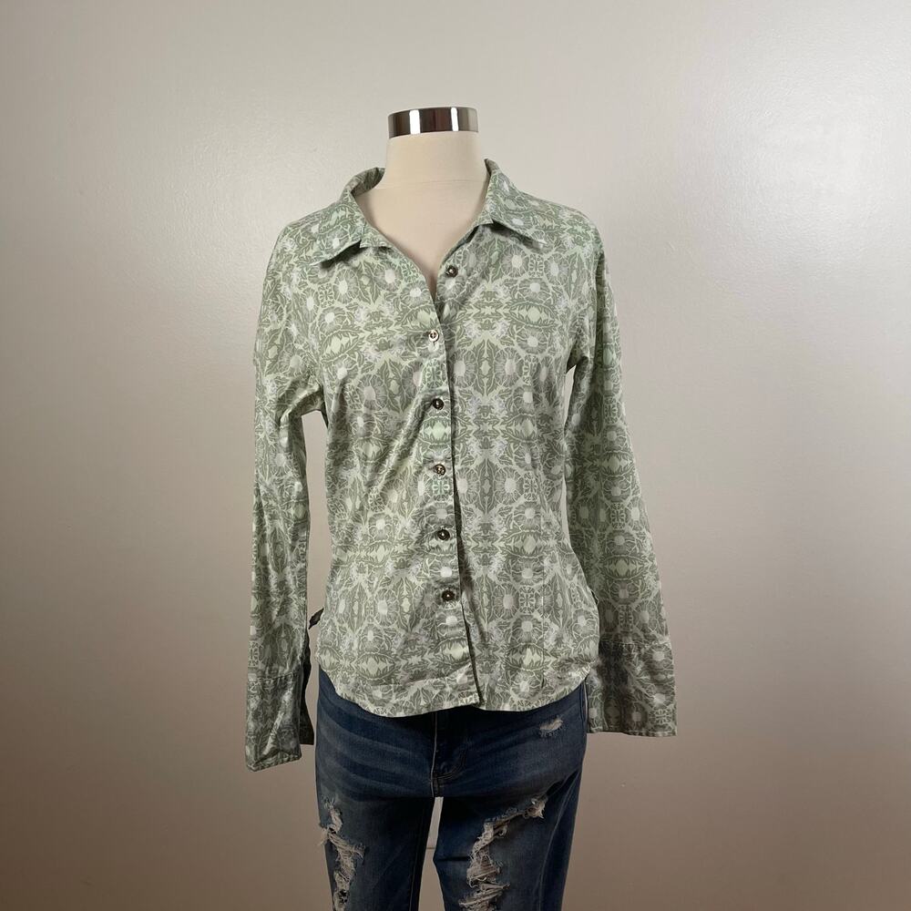 Patagonia • Comfort Stretch Long Sleeve Button Up Shirt